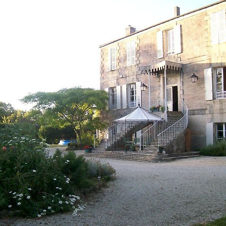 Manoir Angle Acomodação com café da manhã Blanzay-sur-Boutonne Exterior foto